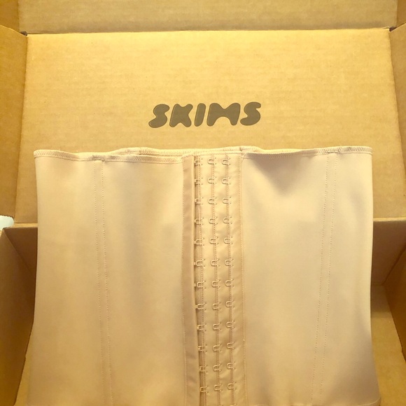SKIMS Other - Skims waist trainer